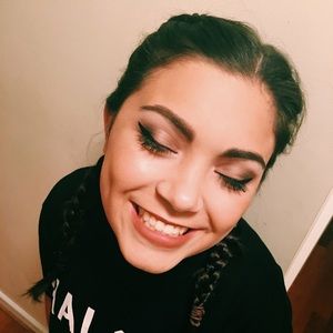 Meet your Posher, Thuy